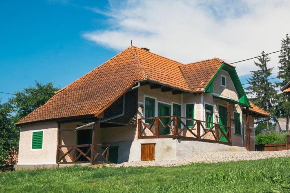 Slow Living Cottage, Dobolii De Sus ภายนอก รูปภาพ