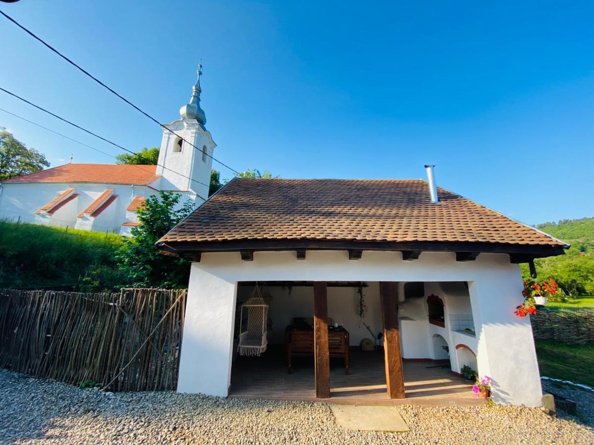 Slow Living Cottage, Dobolii De Sus ภายนอก รูปภาพ