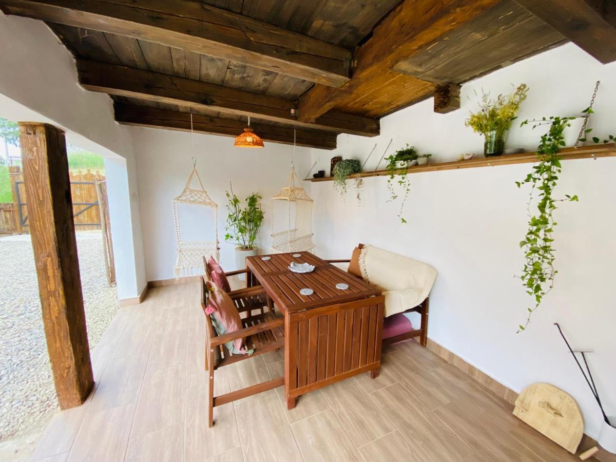 Slow Living Cottage, Dobolii De Sus ภายนอก รูปภาพ