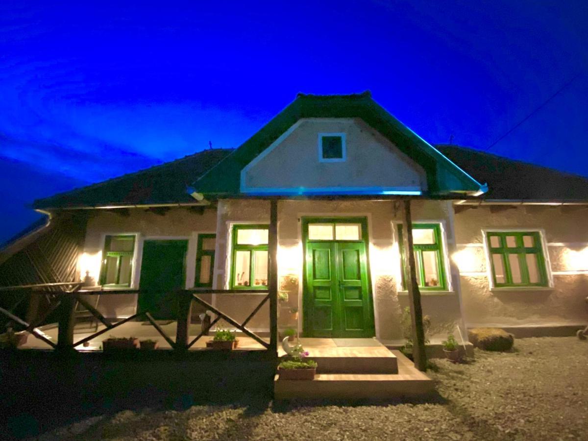 Slow Living Cottage, Dobolii De Sus ภายนอก รูปภาพ