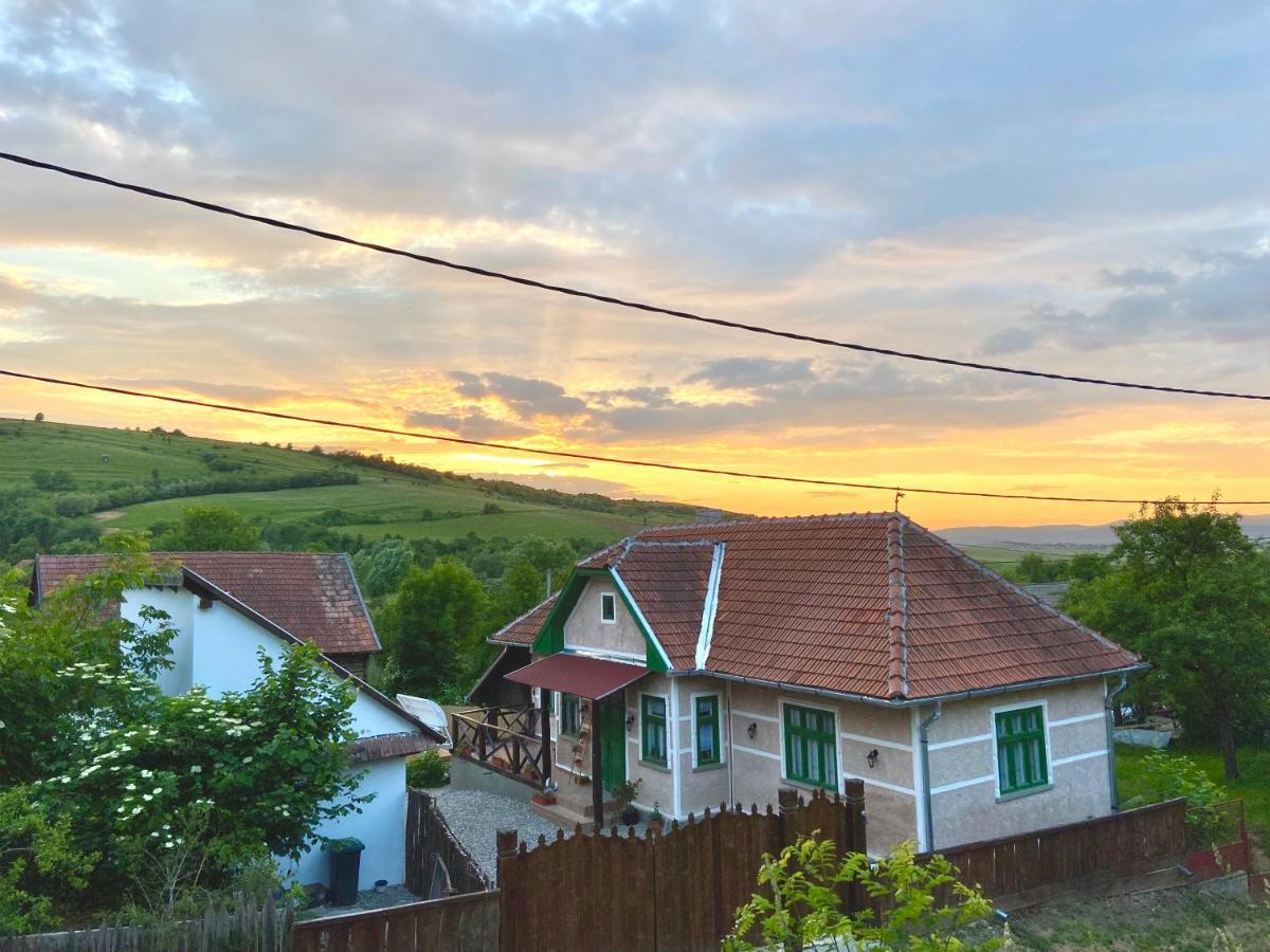 Slow Living Cottage, Dobolii De Sus ภายนอก รูปภาพ