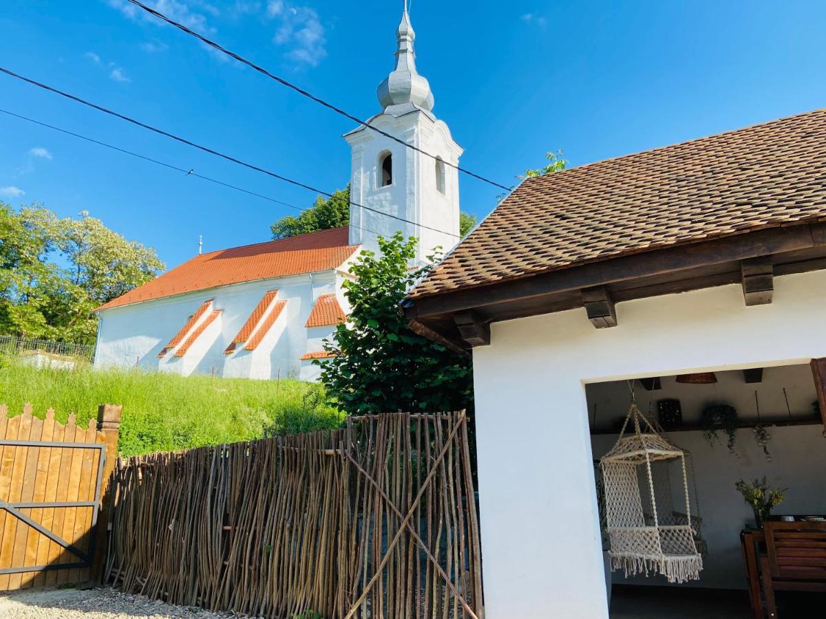 Slow Living Cottage, Dobolii De Sus ภายนอก รูปภาพ