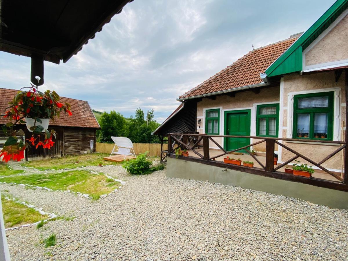 Slow Living Cottage, Dobolii De Sus ภายนอก รูปภาพ