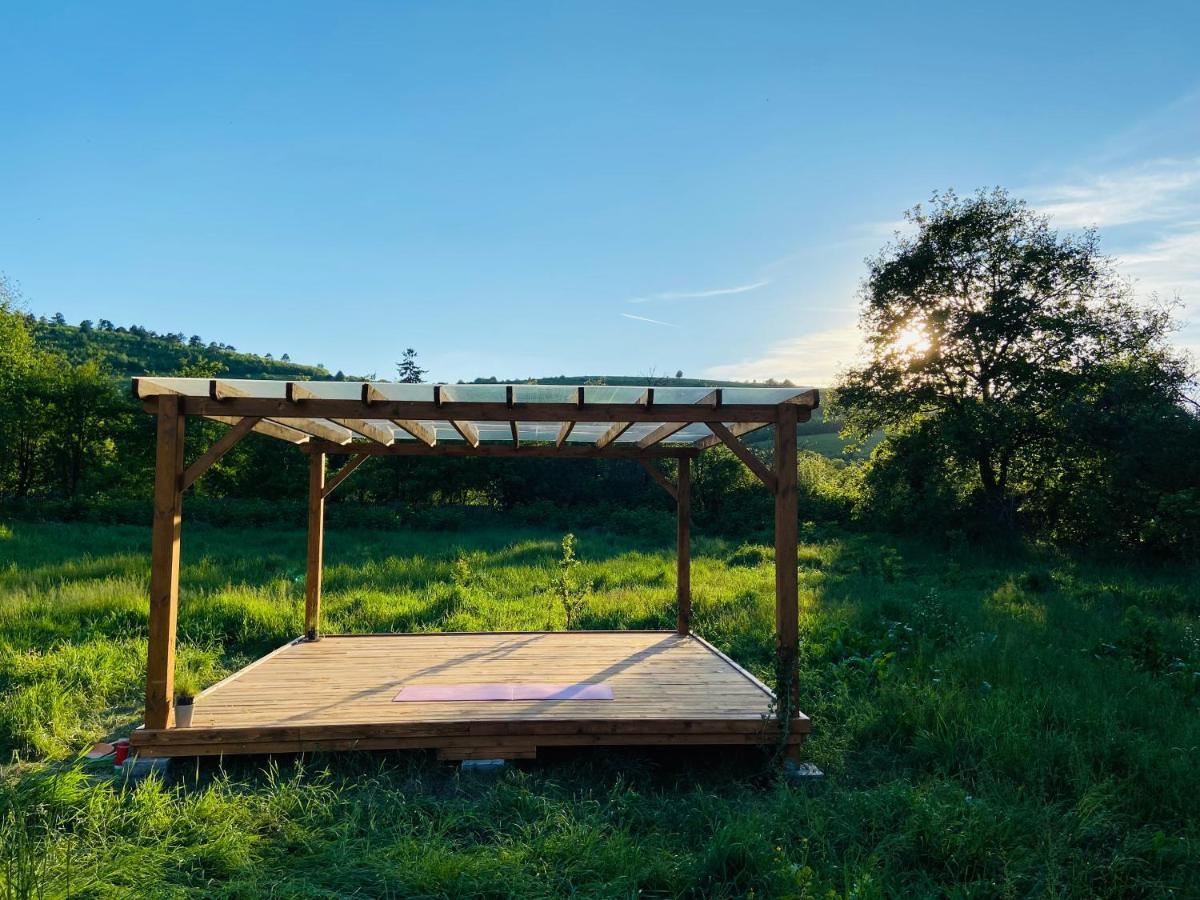Slow Living Cottage, Dobolii De Sus ภายนอก รูปภาพ
