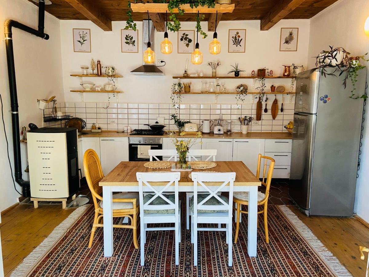 Slow Living Cottage, Dobolii De Sus ภายนอก รูปภาพ