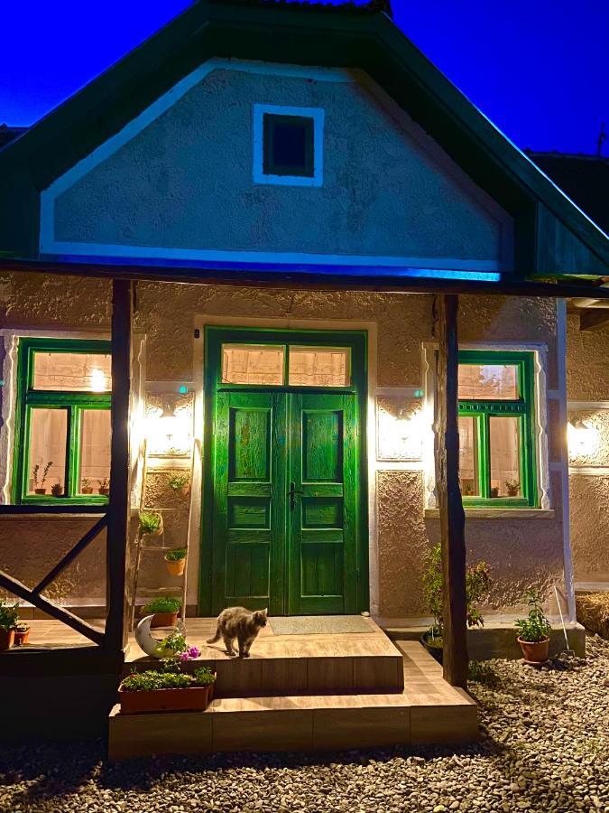 Slow Living Cottage, Dobolii De Sus ภายนอก รูปภาพ